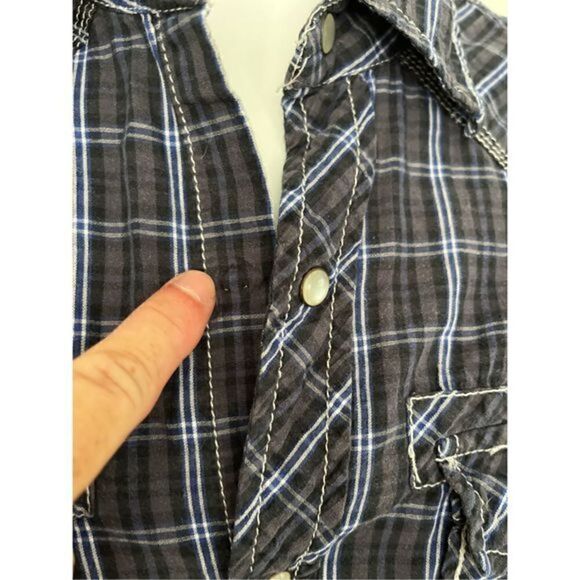 Red Snap Blue and White Plaid Distressed Long Sleeve Snap button Shirt. Size Med - Picture 9 of 9